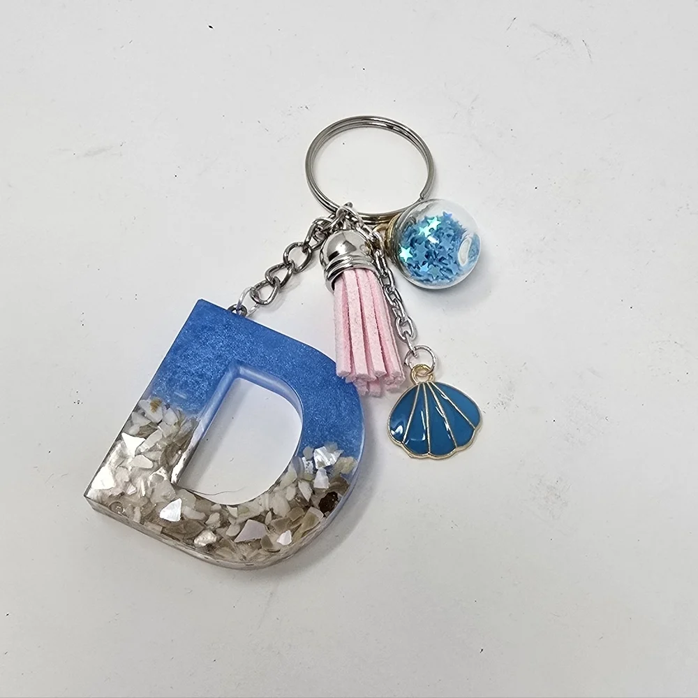 Handmade resin beach themed letter‎ D keychain